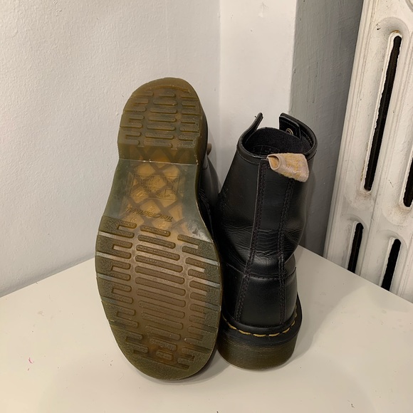 Dr. Marten’s, Smooth Black Leather, Size 37EU 6W. AMAZING CONDITION - Picture 5 of 8